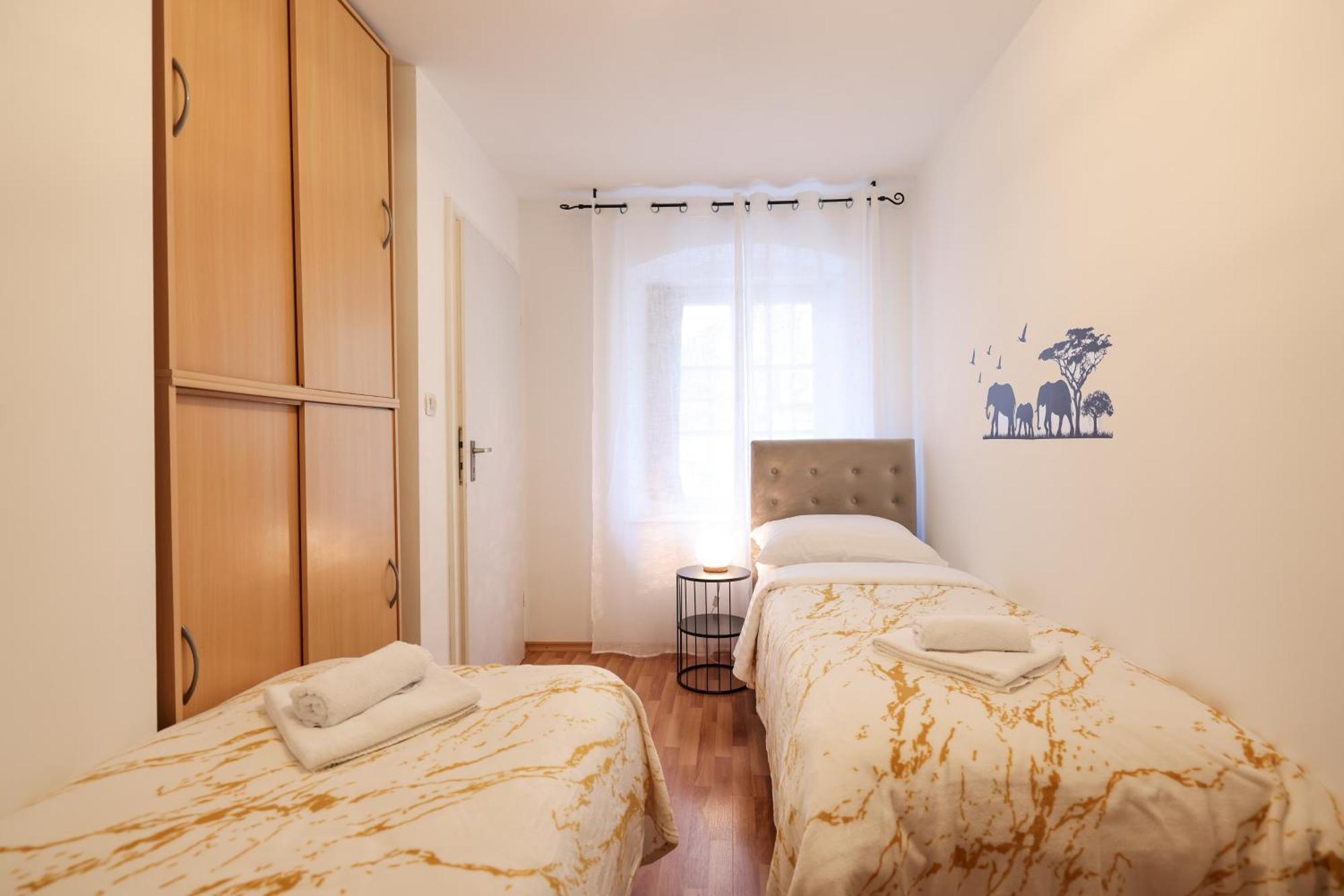 Viva - 2 Bedroom In Centar Apartment *